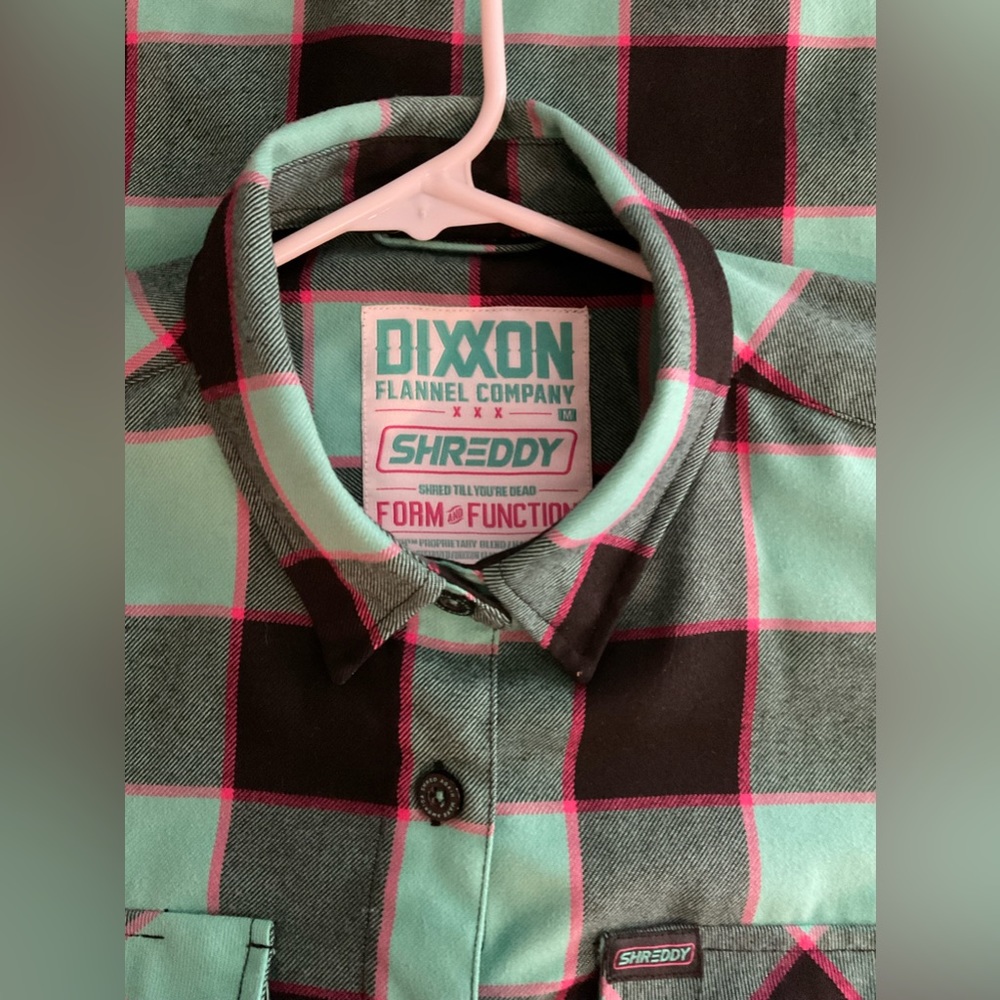 ◦	Dixxon Flannel Women’s M
	◦	Used in excellent condition
	◦	Fits true to size